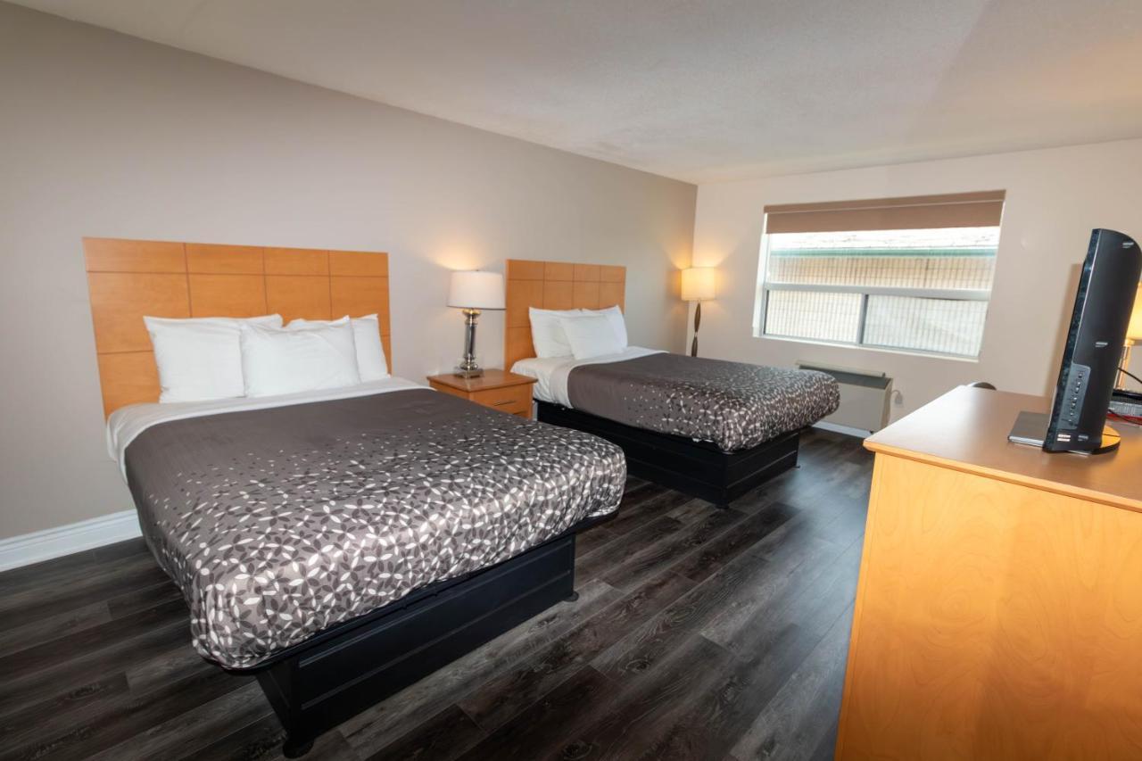Borden Inn And Suites Angus Экстерьер фото