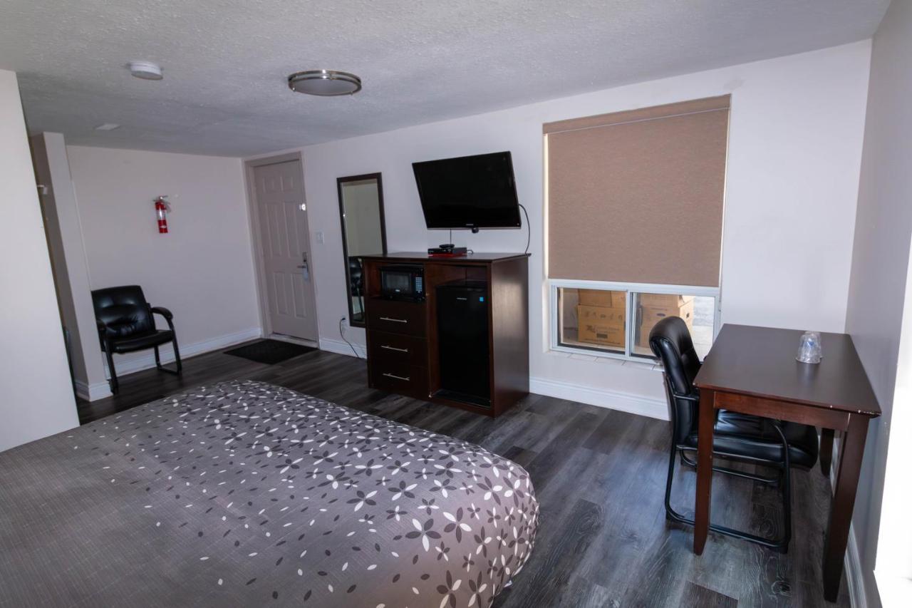 Borden Inn And Suites Angus Экстерьер фото
