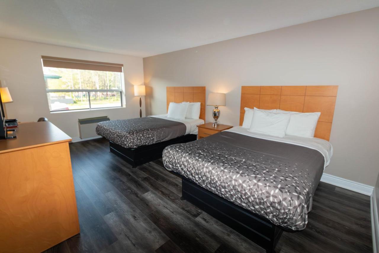 Borden Inn And Suites Angus Экстерьер фото