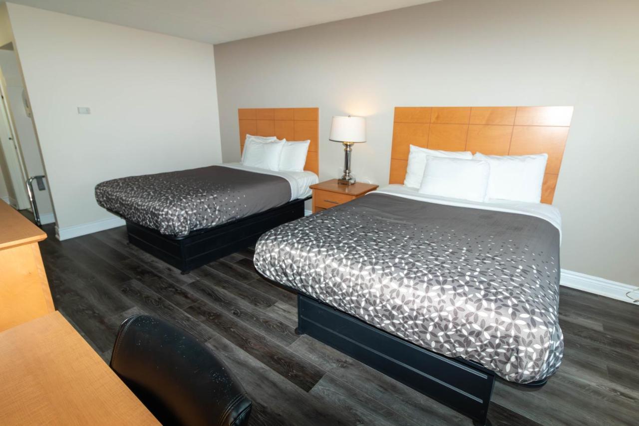 Borden Inn And Suites Angus Экстерьер фото